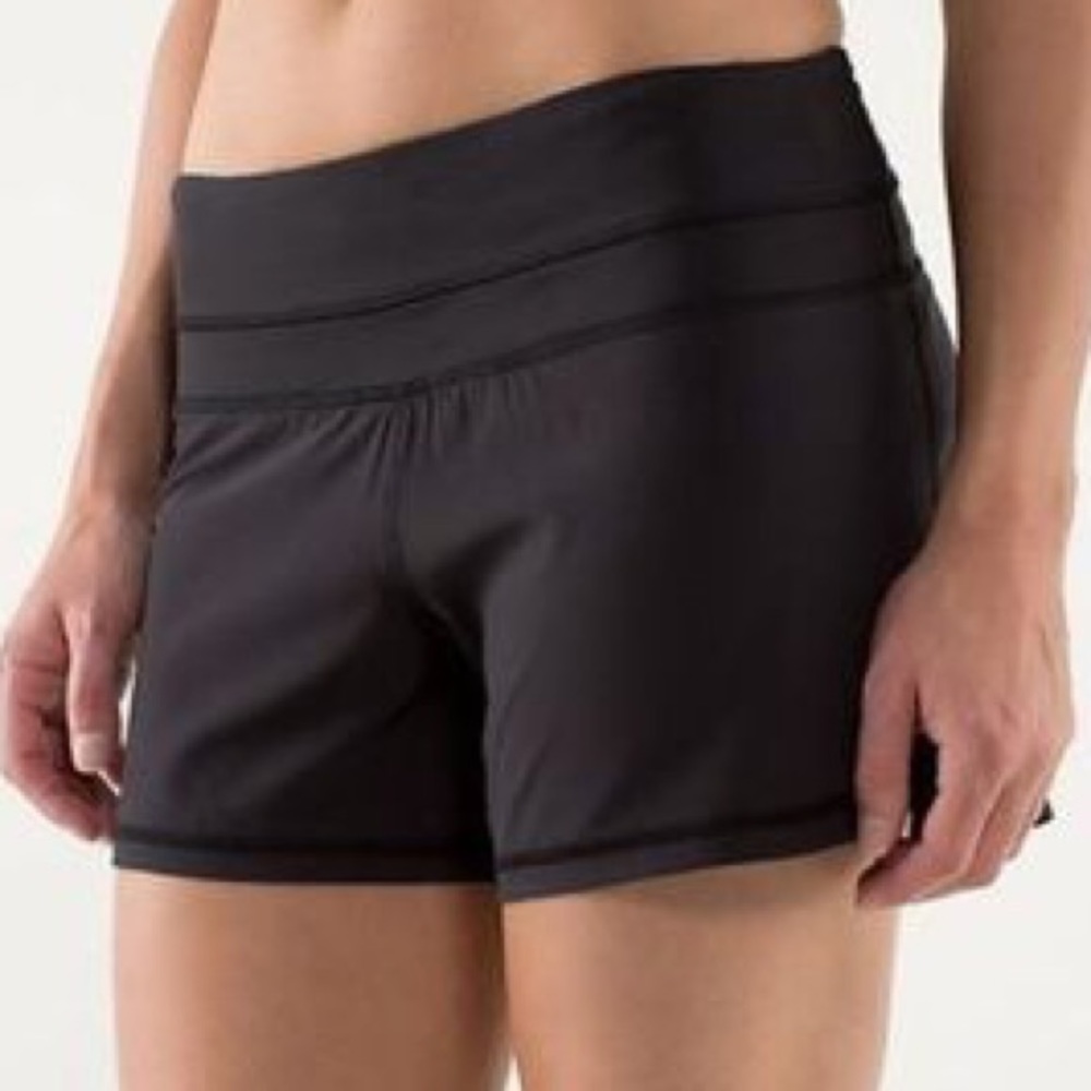Lululemon black groovy run shorts NWOT